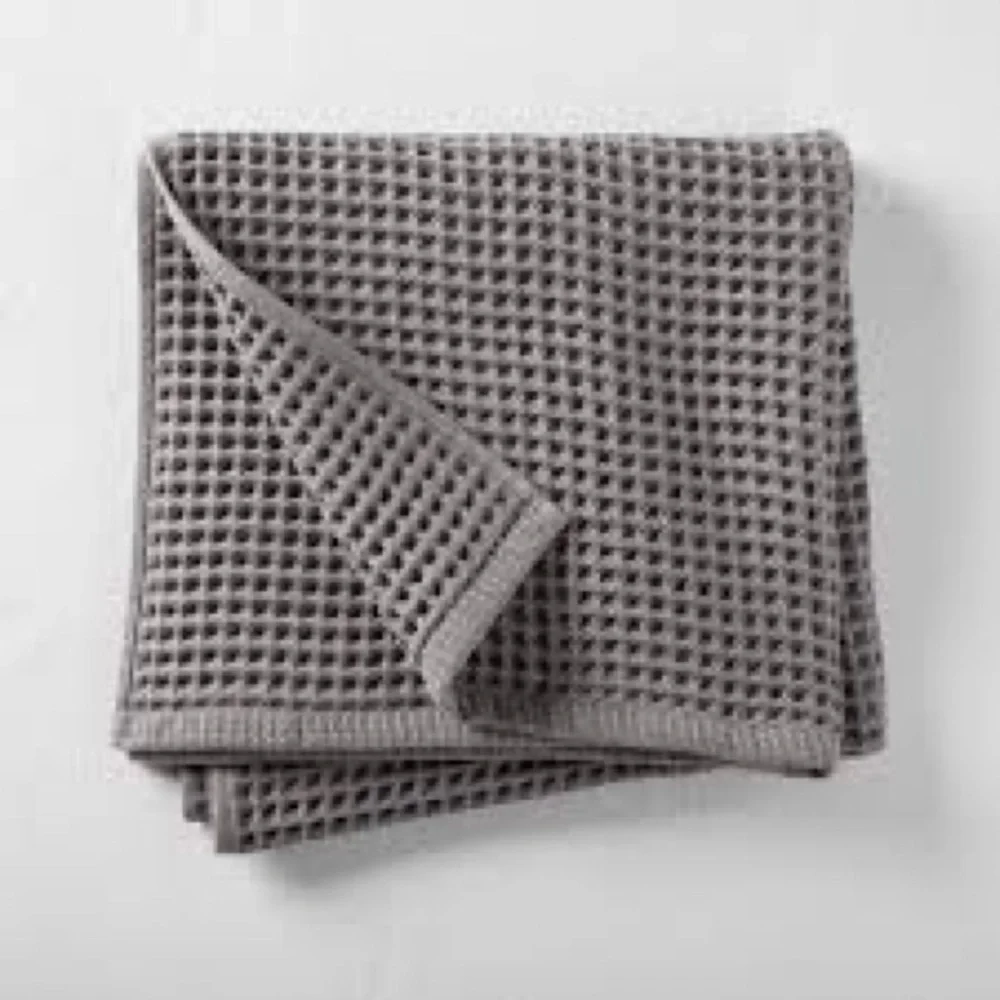 CASALUNA NWT 100% cotton waffle bath towel -dark gray